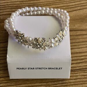 Pearly Star Stretch Bracelet - Elegant White Pearl Jewelry